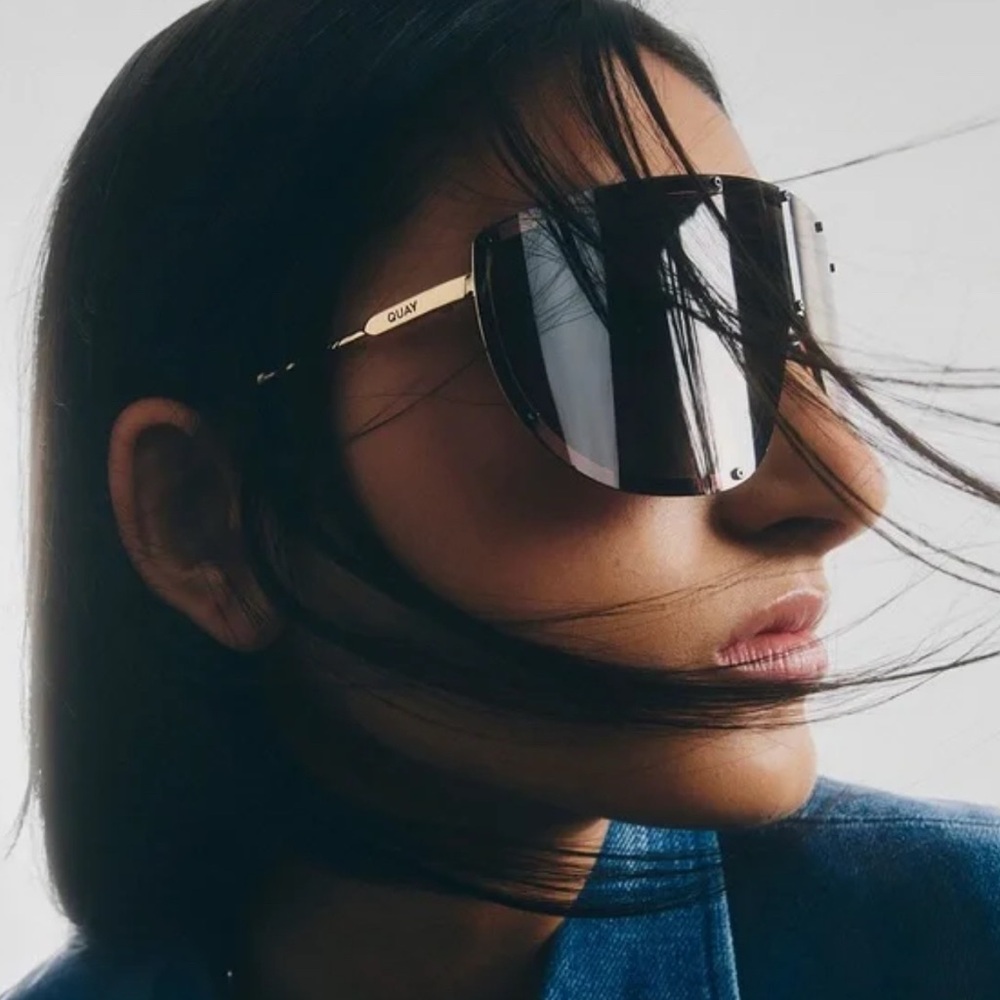 Quay Australia ON SET Black and Gold Fashion Sunglasses